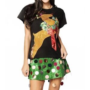 NEW QUEEN OF SPARKLES rudolph wearing a wreath tee in black